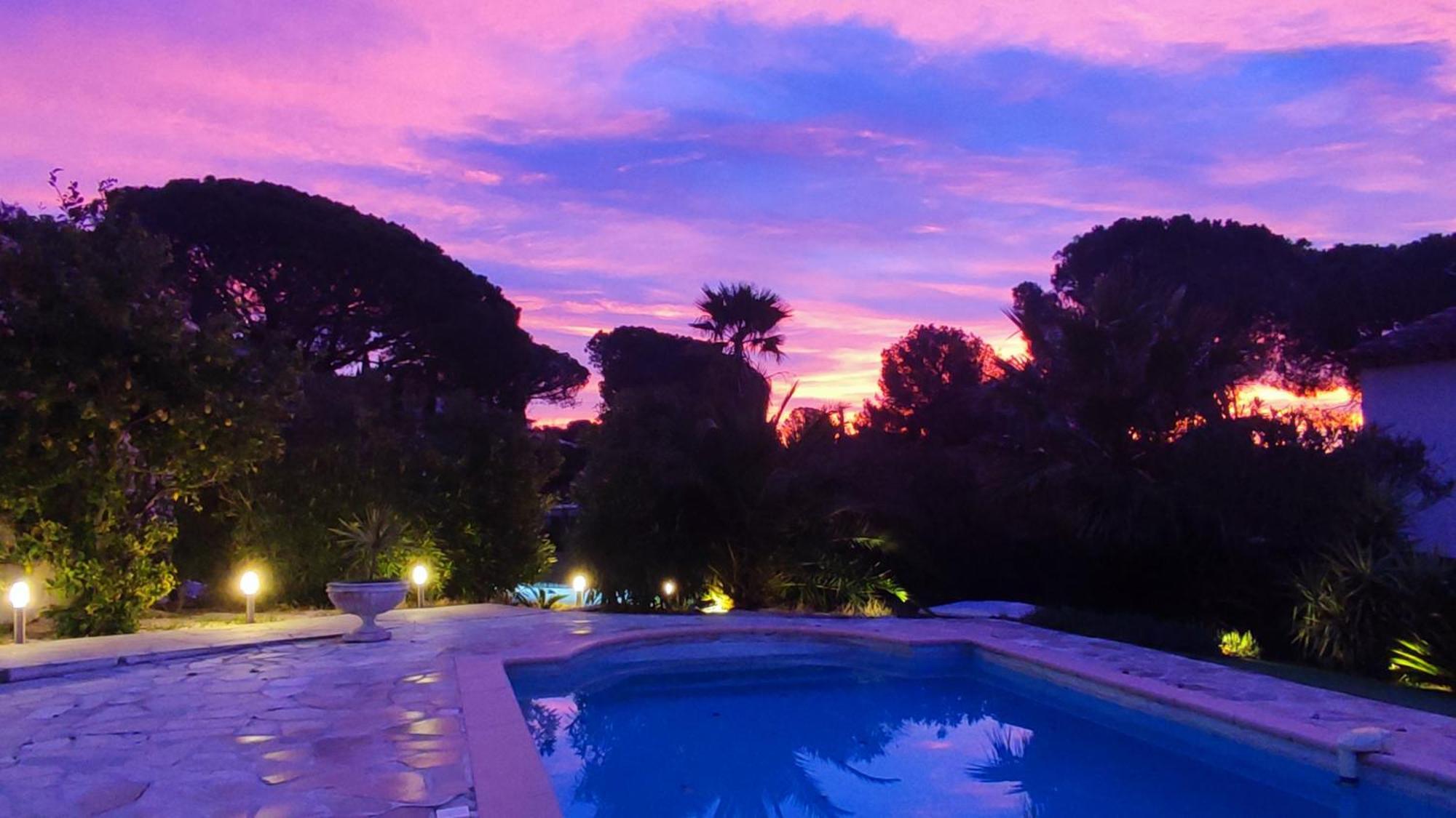 Grand Appartement Dans Maison Avec Piscine Privee Frejus Exterior photo