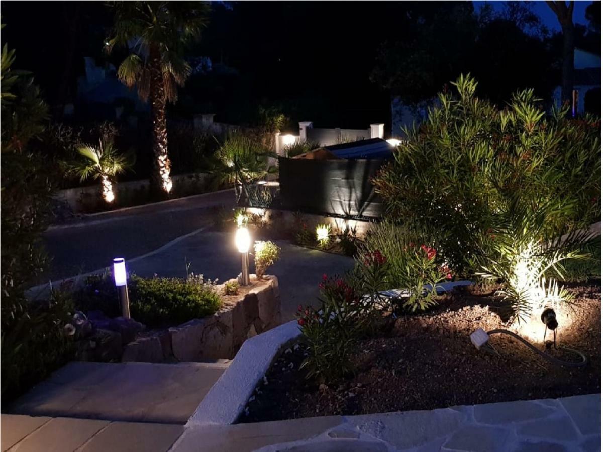 Grand Appartement Dans Maison Avec Piscine Privee Frejus Exterior photo